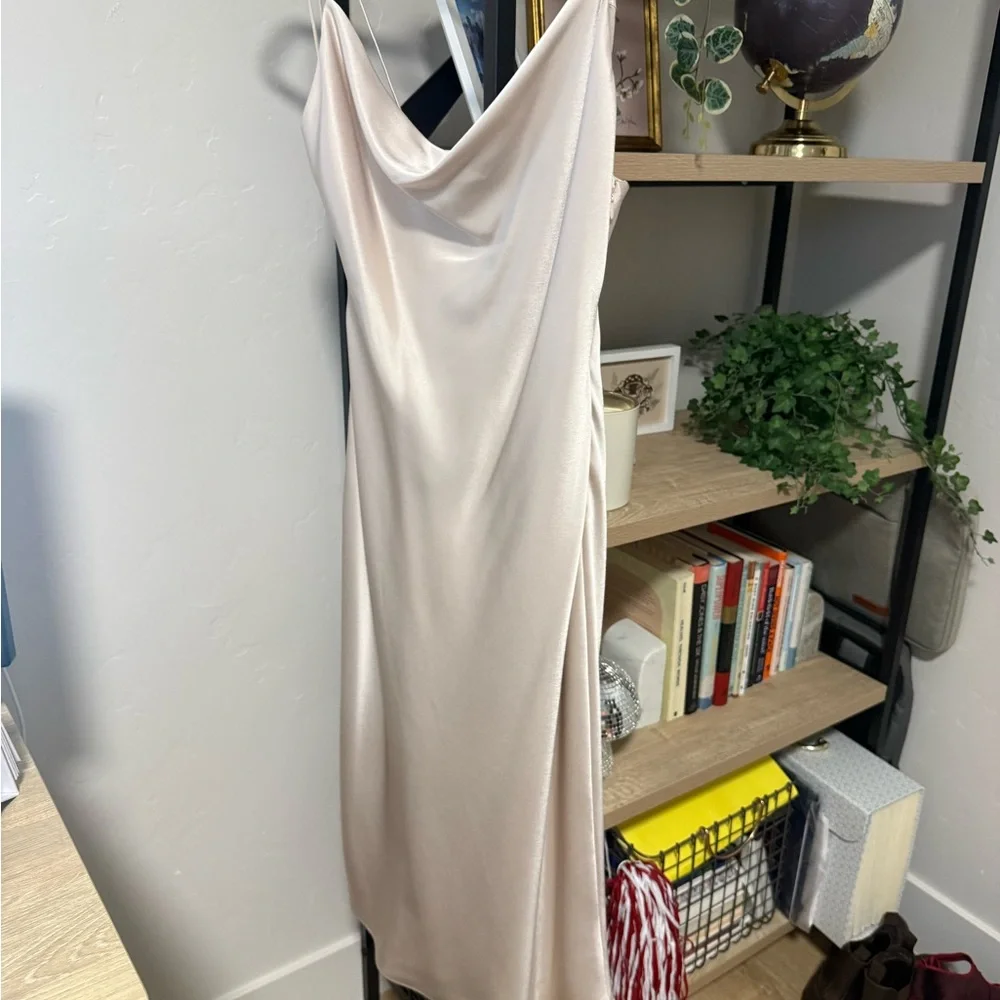 Alice + Olivia Cream Backless Dress - Picture 1 of 7
